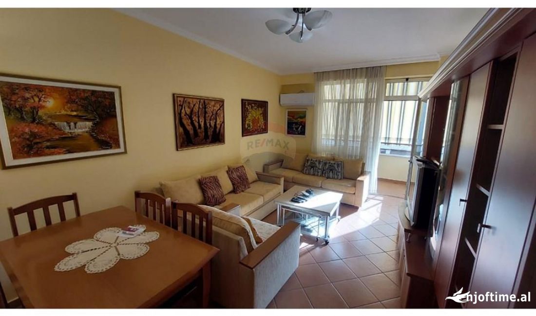 Shtepi me qera Apartament ne Tirane, 1+1, Mobilimi E mobiluar, Pagesa 600  Euro.