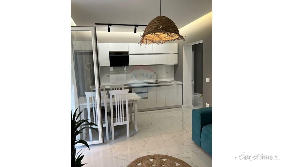 Shtepi me qera Apartament ne Tirane, 2+1, Mobilimi E mobiluar, Pagesa 700  Euro.