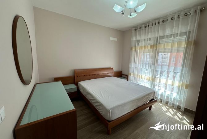 Shtepi me qera Apartament ne Tirane, 1+1, Mobilimi E mobiluar, Pagesa 750  Euro.