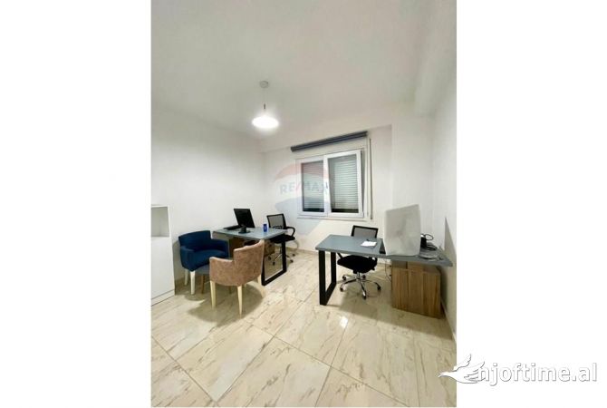 Ambient biznesi me qera 3+1 ne Tirane - 650 Euro