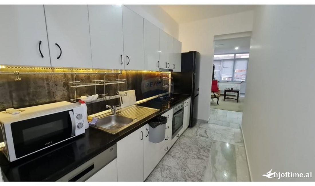 Shtepi me qera Apartament ne Tirane, 1+1, Mobilimi E mobiluar, Pagesa 600  Euro.