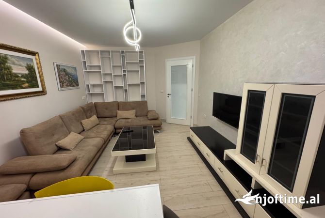 Shtepi me qera 2+1 ne Tirane - 650 Euro