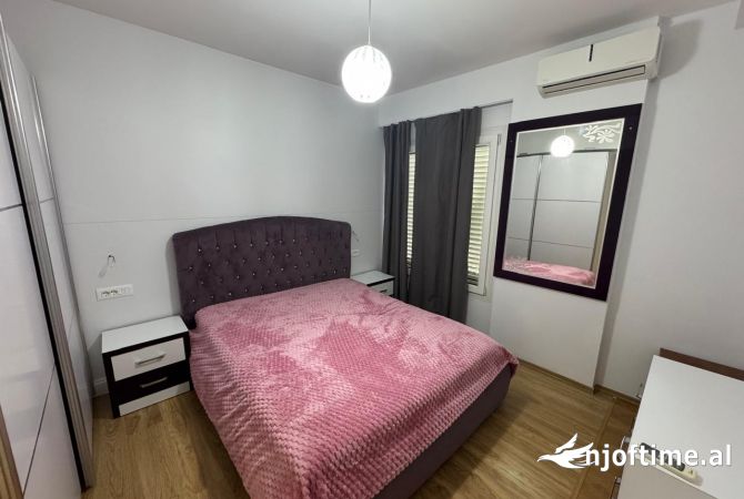 Shtepi me qera 2+1 ne Tirane - 650 Euro
