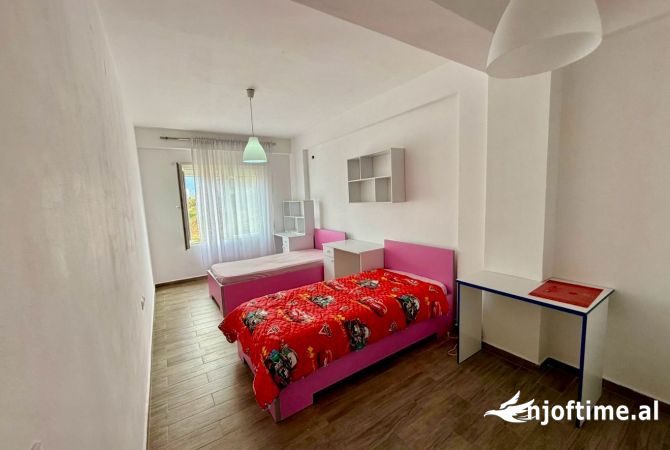 Shtepi me qera Duplex(shtepi me 2 kate) ne Tirane, 2+1, Mobilimi E mobiluar, Pagesa 600  Euro.