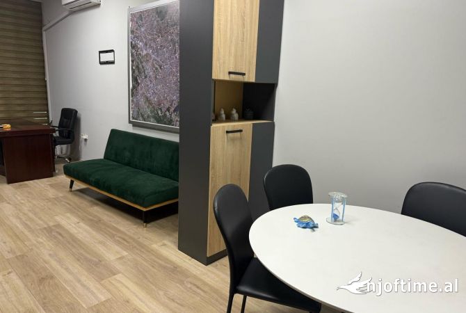 Ambient biznesi me qera 3+1 ne Tirane - 500 Euro