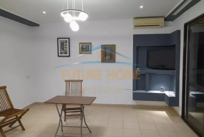 Shtepi me qera Apartament ne Tirane, 1+1, Mobilimi Pjeserisht e mobiluar, Pagesa 600  Euro.