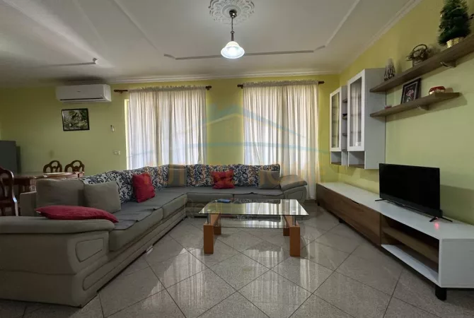 Shtepi me qera 2+1 ne Tirane - 550 Euro