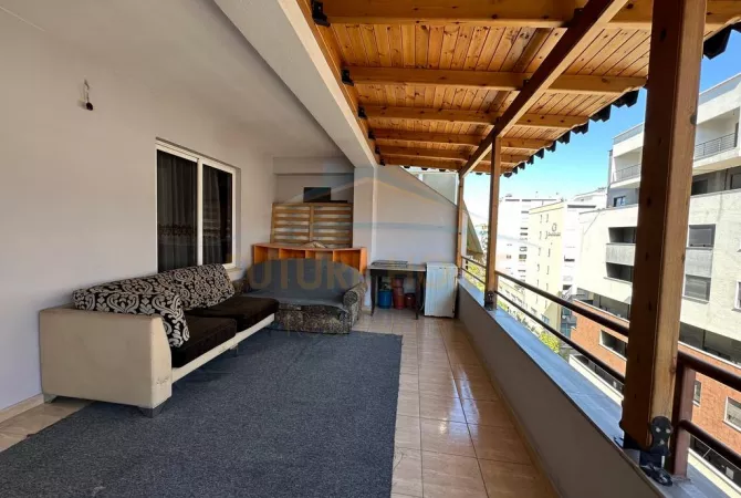 Shtepi me qera Apartament ne Tirane, 2+1, Mobilimi E mobiluar, Pagesa 550  Euro.