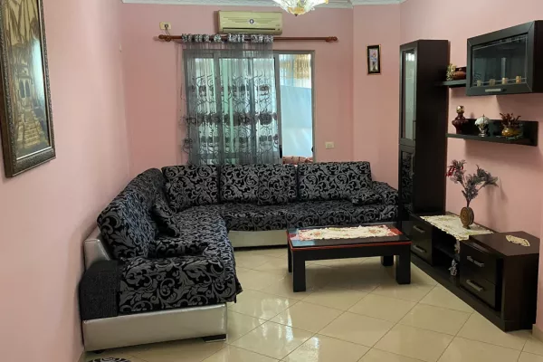 Shtepi me qera Apartament ne Tirane, 2+1, Mobilimi E mobiluar, Pagesa 450  Euro.