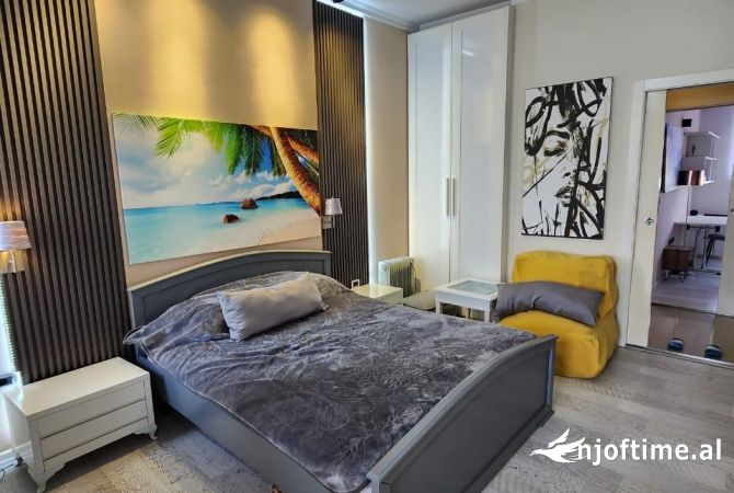 Shtepi ne shitje Apartament ne Durres, 2+1, Mobilimi E mobiluar, Pagesa 248,001  Euro.