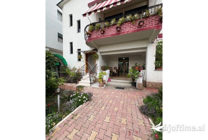 Shtepi ne shitje 7+1 ne Durres - 450,001 Euro