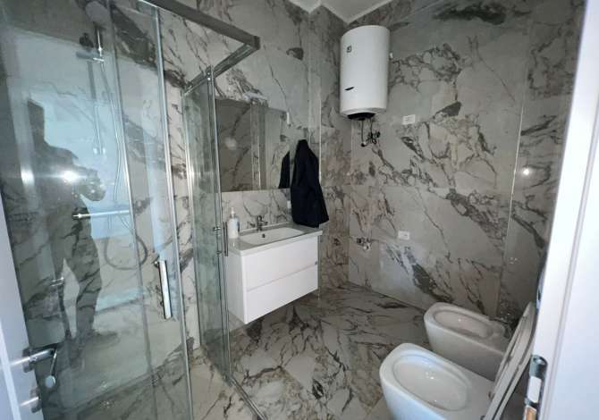 Shtepi ne shitje Apartament ne Tirane, 1+1, Mobilimi Pjeserisht e mobiluar, Pagesa 110,000  Euro.