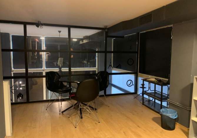 Jepet me qera Zyre duplex 92 m2 Kati 0  Rruga frosina plaku  Cmimi 500 euro ne muaj