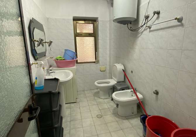 Shtepi ne shitje Apartament ne Tirane, 1+1, Mobilimi E mobiluar, Pagesa 65,000  Euro.