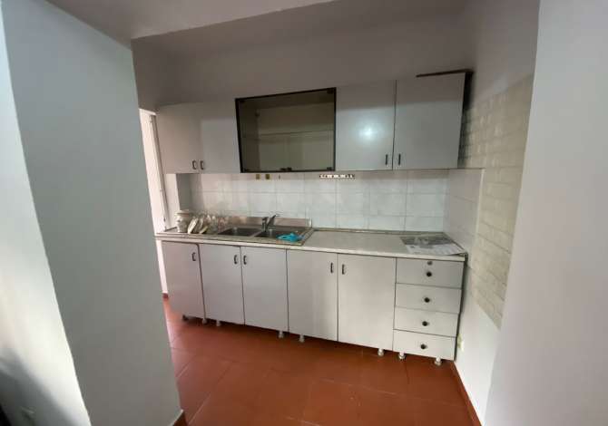 Shtepi ne shitje Apartament ne Tirane, 1+1, Mobilimi E mobiluar, Pagesa 65,000  Euro.