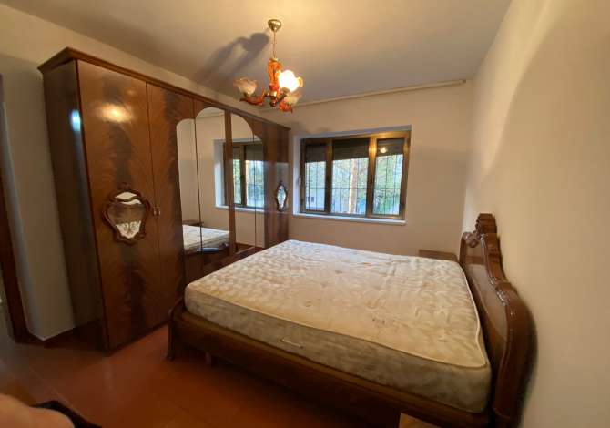 Shtepi ne shitje Apartament ne Tirane, 1+1, Mobilimi E mobiluar, Pagesa 65,000  Euro.