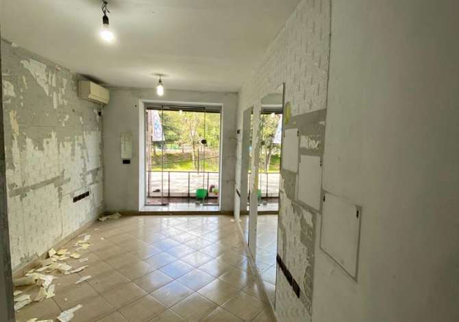 Business Property for Rent 1+1 in Tirana - 35,000 Leke