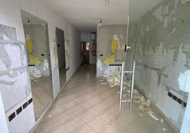 Business Property for Rent 1+1 in Tirana - 35,000 Leke