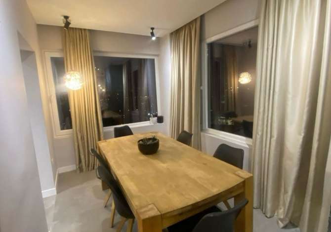 Shtepi me qera Apartament ne Tirane, 3+1, Mobilimi E mobiluar, Pagesa 800  Euro.