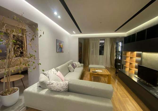 Shtepi me qera Apartament ne Tirane, 3+1, Mobilimi E mobiluar, Pagesa 800  Euro.