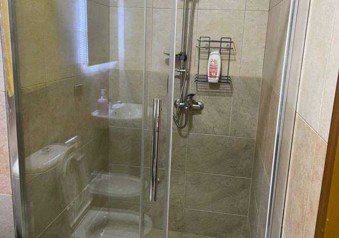 Shtepi me qera Apartament ne Tirane, 2+1, Mobilimi E mobiluar, Pagesa 800  Euro.