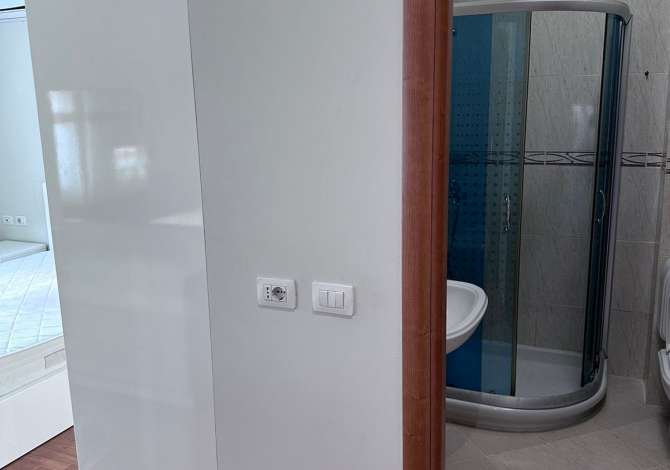 Shtepi me qera Apartament ne Tirane, 3+1, Mobilimi E mobiluar, Pagesa 650  Euro.