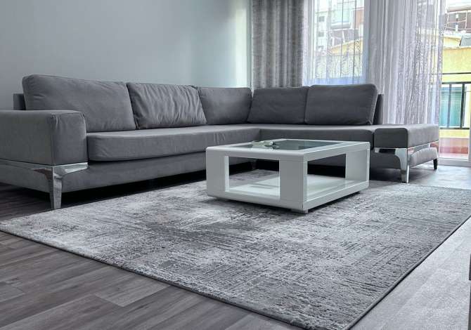 Shtepi me qera Apartament ne Tirane, 3+1, Mobilimi E mobiluar, Pagesa 650  Euro.