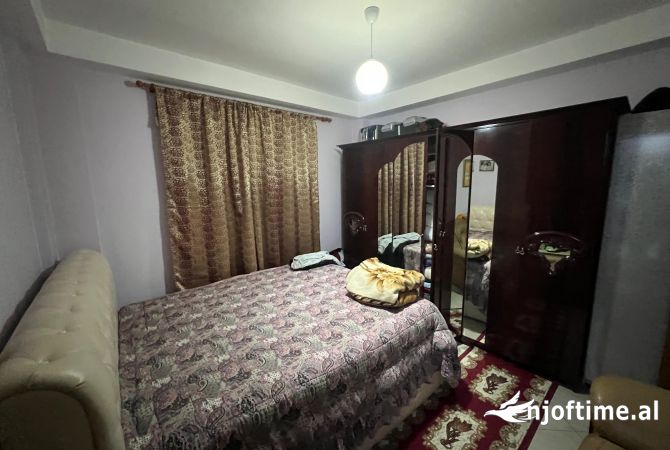 Shtepi ne shitje Apartament ne Tirane, 2+1, Mobilimi E mobiluar, Pagesa 260,000  Euro.