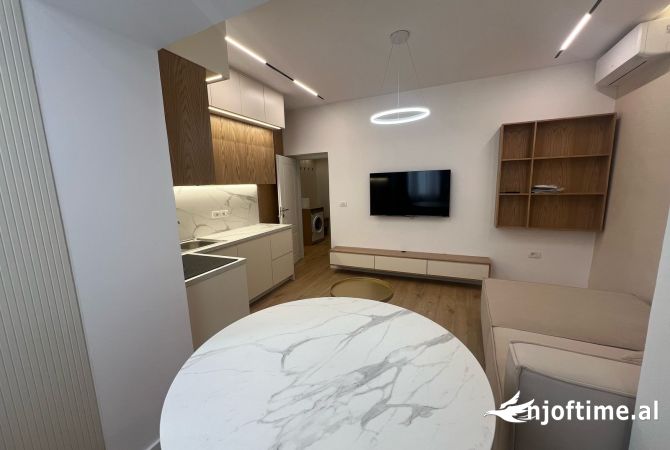 Jepet me qera 2+1,Rruga e kavajes