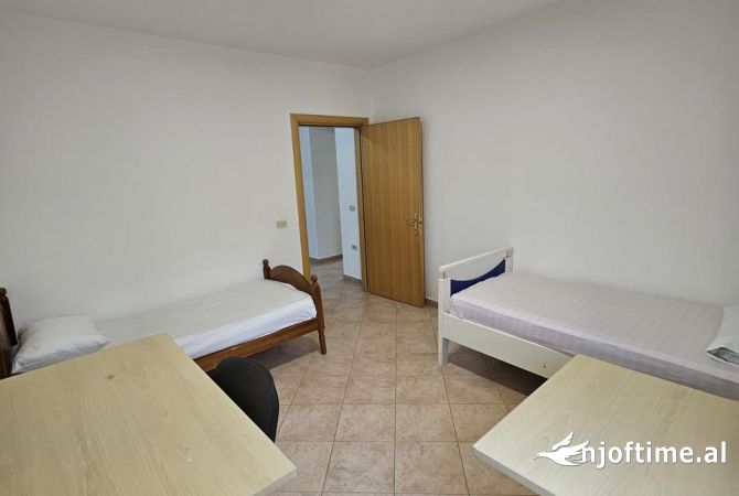 Shtepi me qera 2+1 ne Tirane - 60,000 Leke