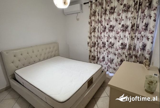 Shtepi me qera 2+1 ne Tirane - 680 Euro