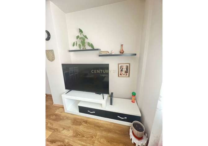 Shtepi me qera 2+1 ne Tirane - 680 Euro