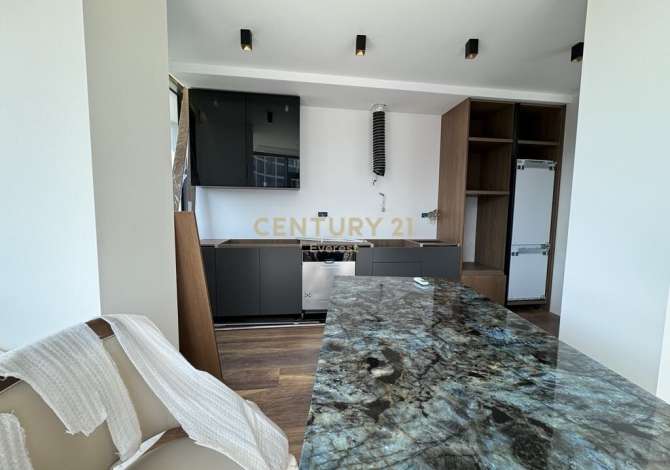 Shtepi me qera 3+1 ne Tirane - 2,200 Euro