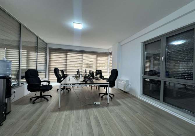 Ambient biznesi me qera 3+1 ne Tirane - 2,300 Euro