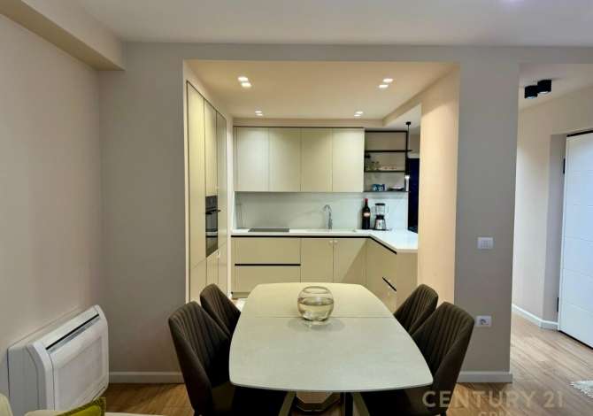 Shtepi me qera 2+1 ne Tirane - 1,300 Euro
