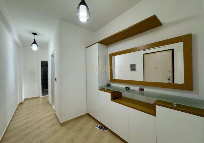 Shtepi me qera 2+1 ne Tirane - 1,600 Euro