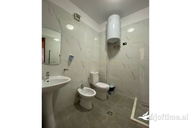 Jepet Zyre 2+1 per Qera ne ish-Bllok