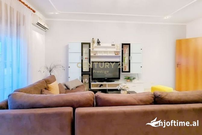 Shtepi me qera 2+1 ne Tirane - 700 Euro