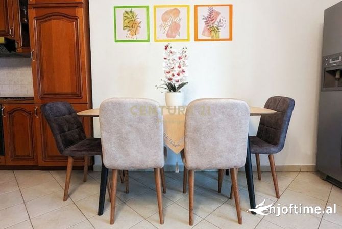 Shtepi me qera 2+1 ne Tirane - 700 Euro