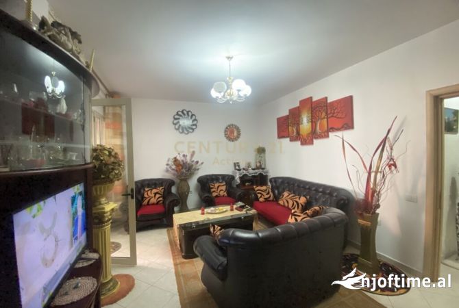 Shtepi me qera 2+1 ne Tirane - 420 Euro