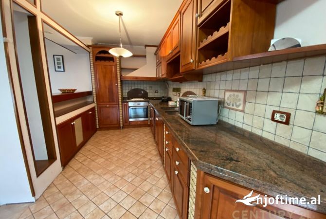 Shtepi me qera 3+1 ne Tirane - 1,000 Euro