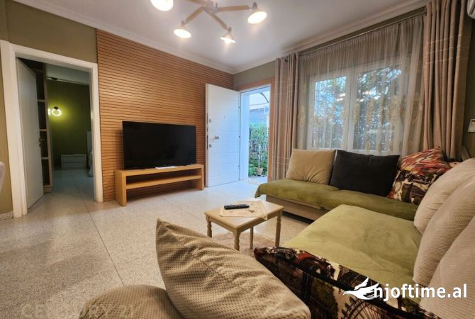 Shtepi me qera 2+1 ne Tirane - 800 Euro