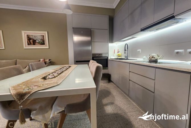 Shtepi me qera 2+1 ne Tirane - 800 Euro