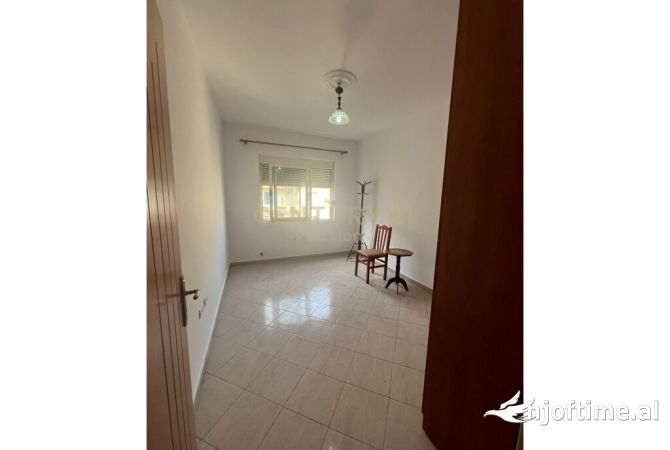 Shtepi ne shitje 2+1 ne Tirane - 105,000 Euro