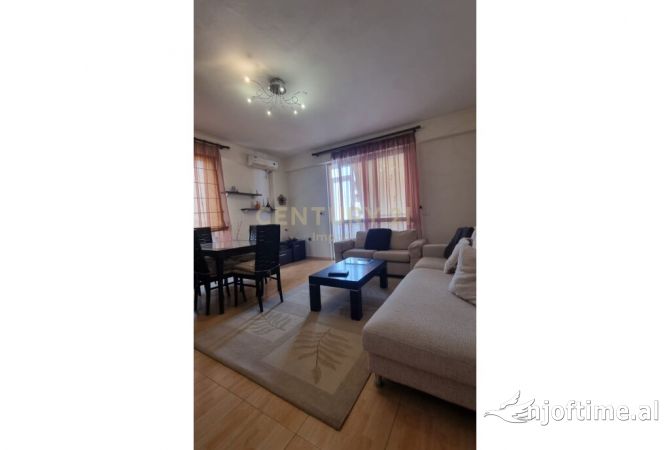 Shtepi me qera 2+1 ne Tirane - 700 Euro
