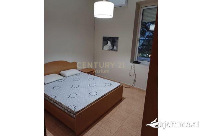 Shtepi me qera Apartament ne Tirane, 2+1, Mobilimi E mobiluar, Pagesa 700  Euro.