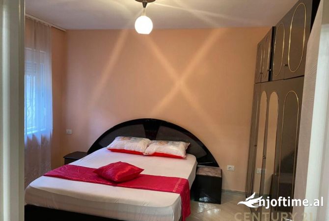 Shtepi me qera Apartament ne Tirane, 4+1, Mobilimi E mobiluar, Pagesa 800  Euro.