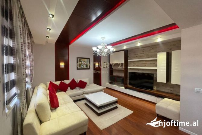 Shtepi me qera 2+1 ne Tirane - 900 Euro