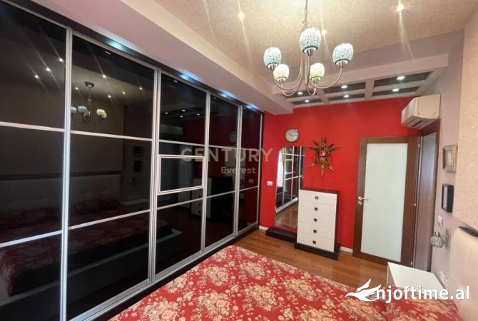 Shtepi me qera Apartament ne Tirane, 2+1, Mobilimi E mobiluar, Pagesa 900  Euro.