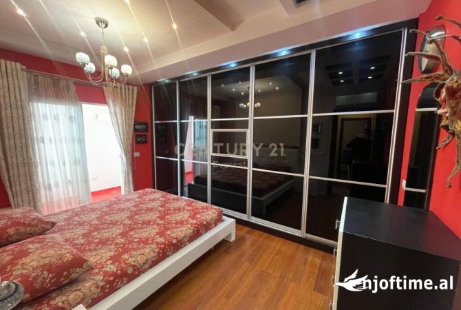 Shtepi me qera Apartament ne Tirane, 2+1, Mobilimi E mobiluar, Pagesa 900  Euro.